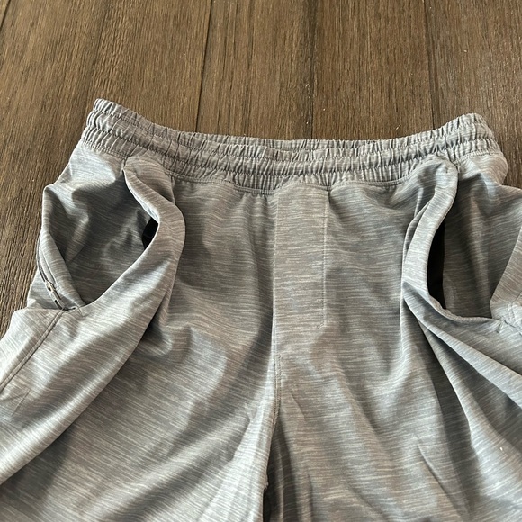 Lululemon Pace Breaker Shorts. 7 inches. Gray. - Picture 5 of 10